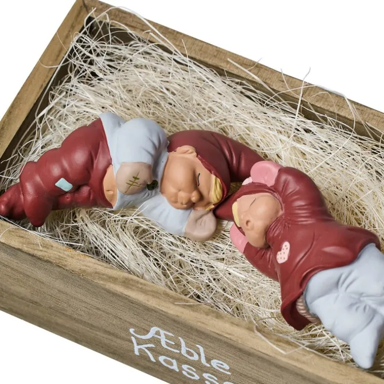 Adam & Annika nisser i trekasse 13,5 cm