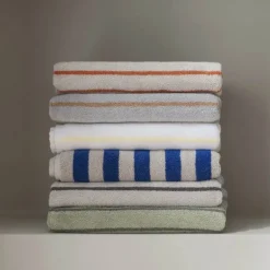 Arto badehåndkle 140x70 cm beige/orange tynne striper