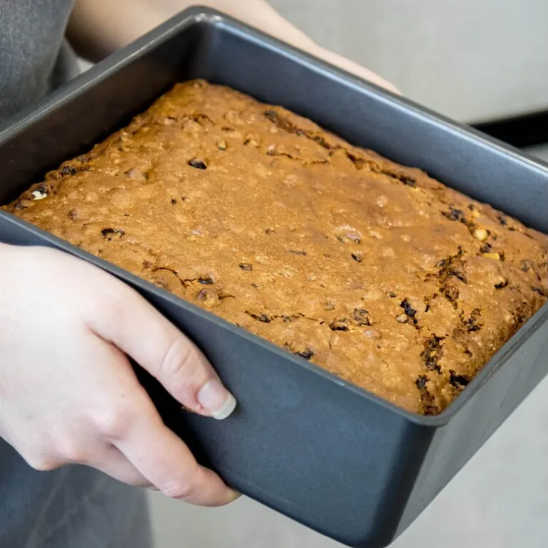 Bakeform firkantet med avtakbar bunn 23 cm grå