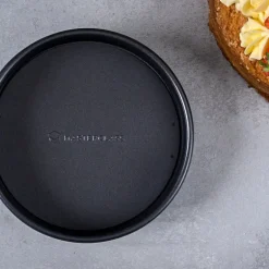 Bakeform med avtakbar bunn 18 cm nonstick grå