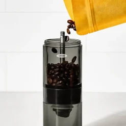 Brew manuell kaffekvern svart