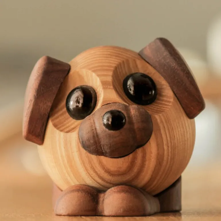 Buddy hund trefigur 8 cm ask/valnøtt