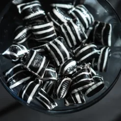 B&W drops 130g