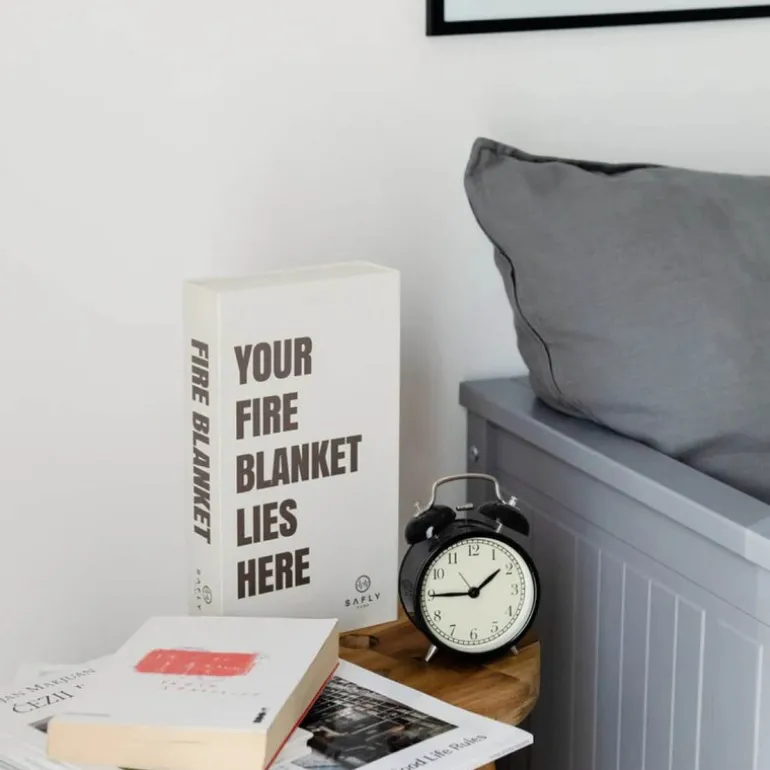 Coffee Table Book med brannteppe 16x28 cm kremhvit