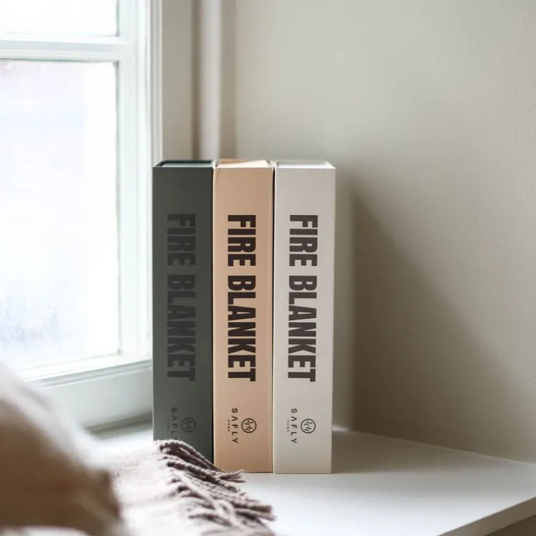 Coffee Table Book med brannteppe 16x28 cm kremhvit