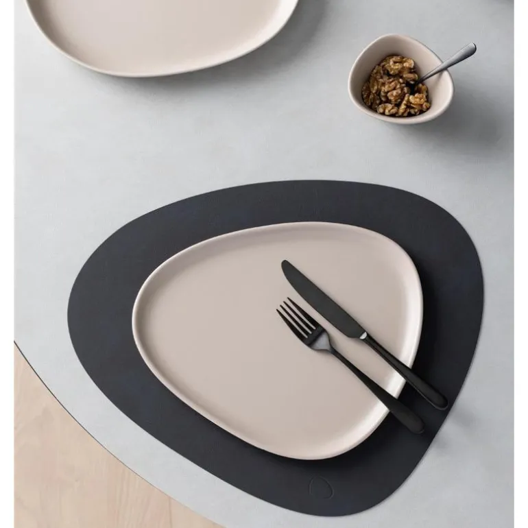Curve Stoneware middagstallerken 30x26 cm sand