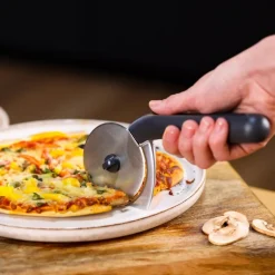 Cutting pizzahjul grå