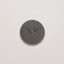 Dark Oak klokke 12 cm mørk eik m/svart viser