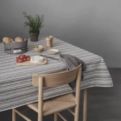 Duk 140x140 cm small stripes hvit