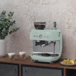 Espressomaskin EGF03 2,4L m/kaffekvern pastellgrønn