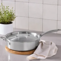 Essential 3-Ply traktørpanne 26 cm 4,2L m/lokk