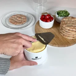 Gräddost osteklokke hvit