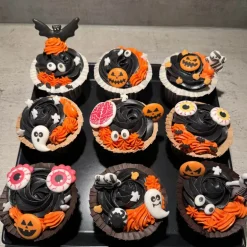 Halloween spiselig kakepynt 8 stk svart/rød/hvit