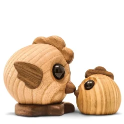 Henny hønemor trefigur 9 cm ask/valnøtt