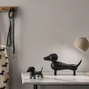 Hund liten mørk beiset
