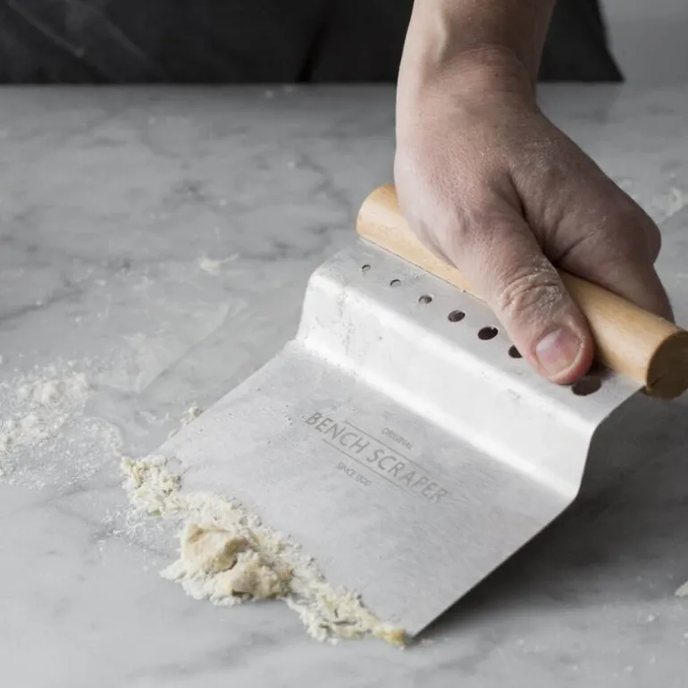 Innovative Kitchen 4-i-1 deigskrape 14 cm stål/tre