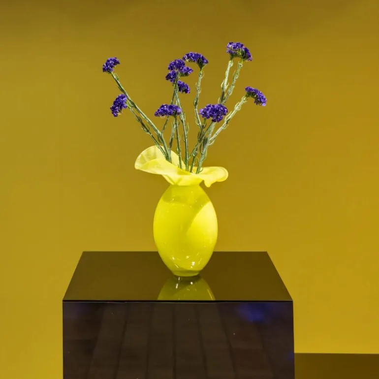 Iris vase 30 cm gul
