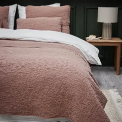 Isabelle sengeteppe 260x240 cm rose tan