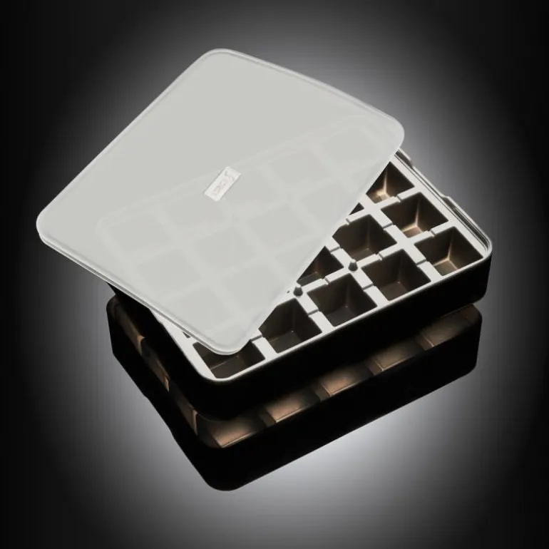 Isbitform terninger m/ lokk 3X3 cm svart