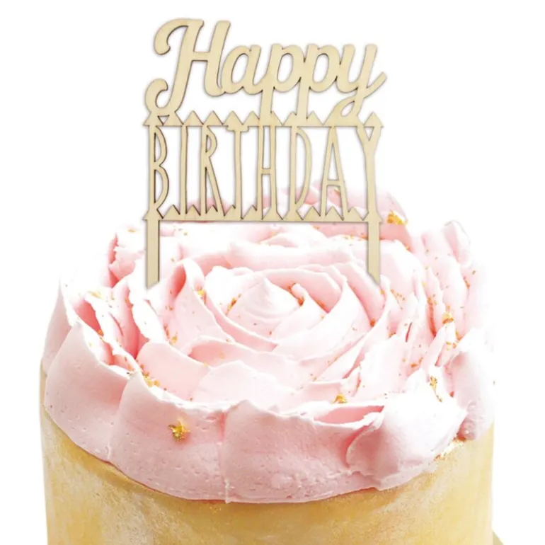 Kaketopp i tre Happy Birthday