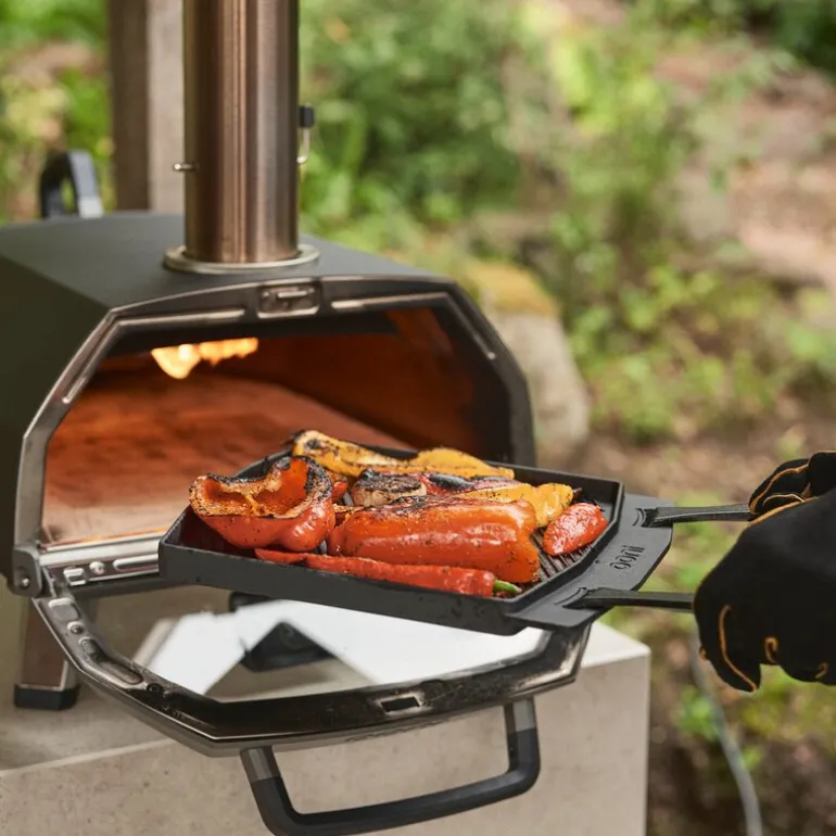Karu 2 Pro pizzaovn vedfyrt/gass 16" svart