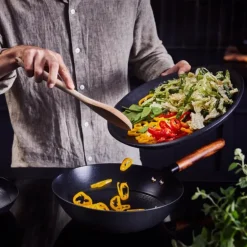 Mandala wok 24 cm svart