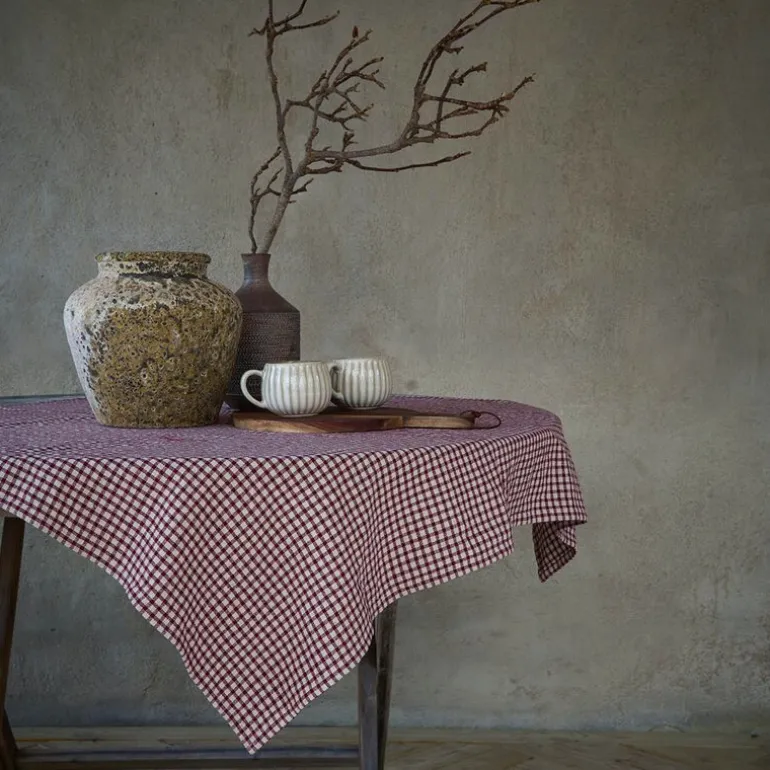 Mette bordduk 115x115 cm vinrød