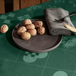Natale juleduk i damask 150x320 cm grønn