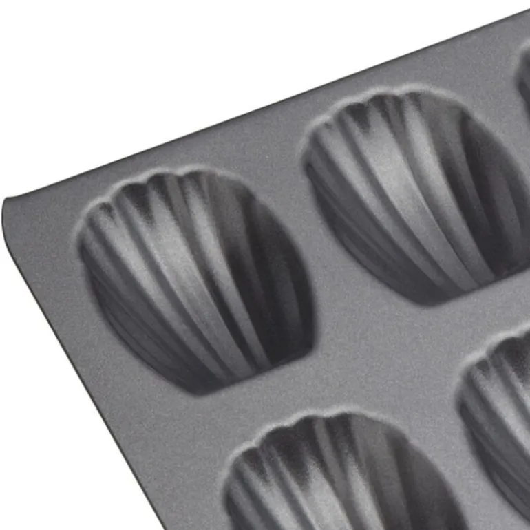 Non-stick bakeform for 12 stk madeleine