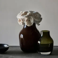 Paloma vase medium 21 cm dark brown