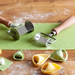 Pastakutter rektangulær 6 cm rustfritt stål/tre