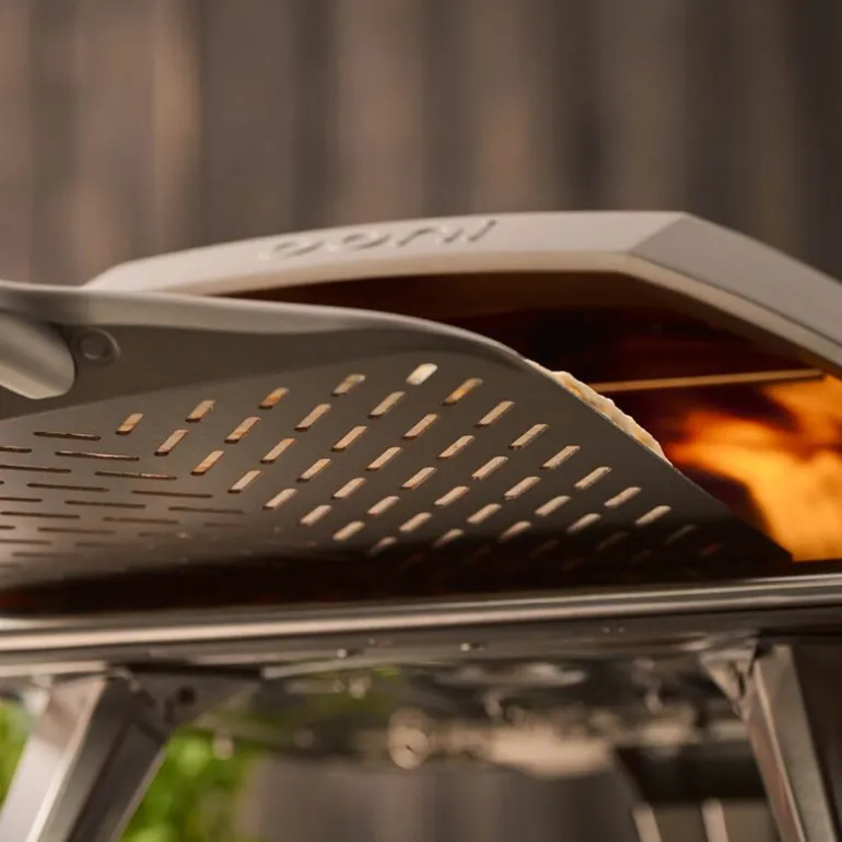 Pizzaspade perforert 30 cm valnøtt