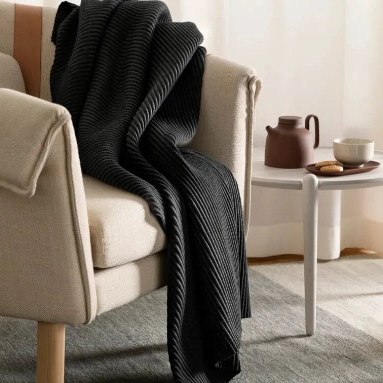 Pleeace pledd 140x170 cm svart