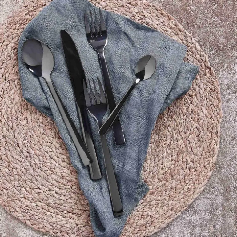 RAW bestikksett 16 deler svart
