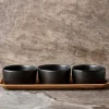 RAW Titanium Black organic skålsett 3 stk m/teakbrett 14x32,5 cm