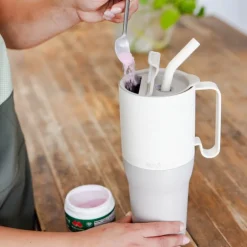 Rise Tumbler 77 cl med sugerør Barely Blue