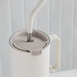 Rise Tumbler 77 cl med sugerør Barely Blue