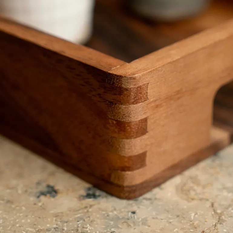 Serveringsbrikke i akasietre 33x22x6 cm