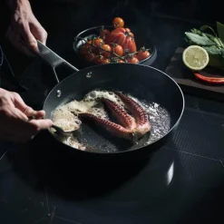 Taiten stekepanne 26 cm svart