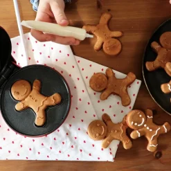 Vaffeljern pepperkakemann jul rød/svart