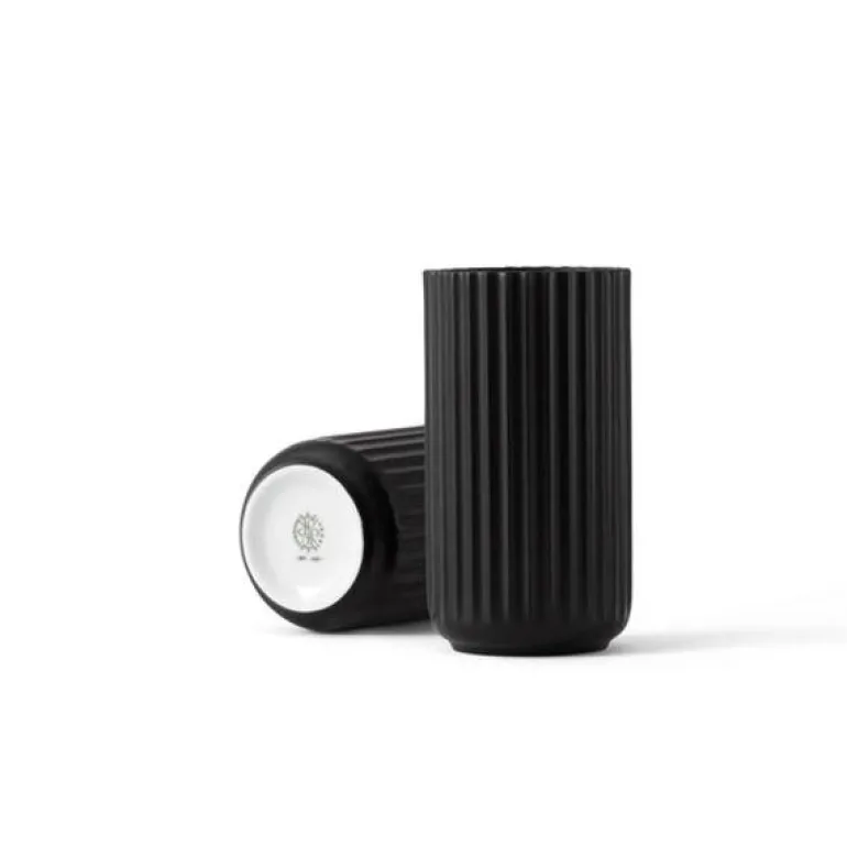 Vase i porselen 15,5 cm svart