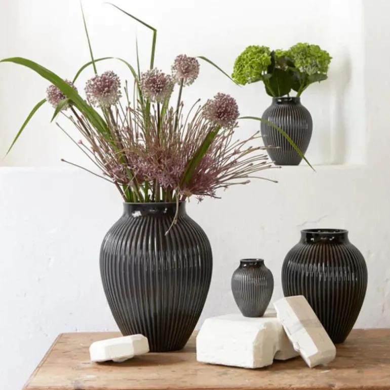Vase riller 35 cm svart